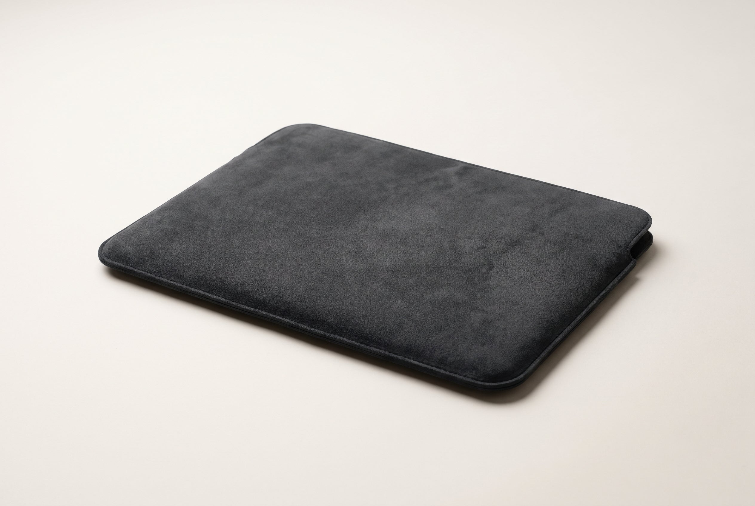 Wat is alcantara en waarom voelt het zo bijzonder?