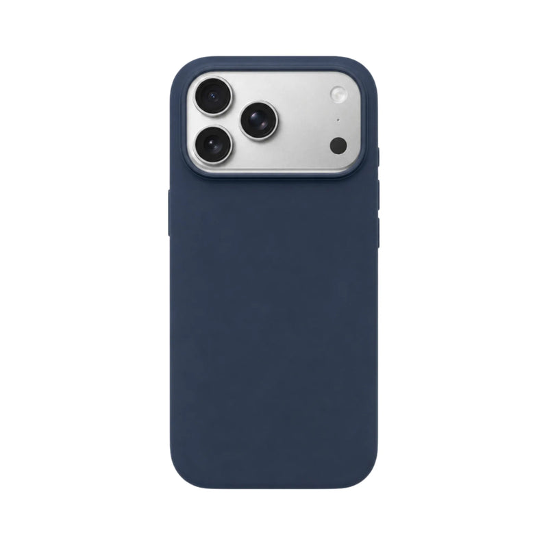 Luxe marineblauw iPhone 17 Pro hoesje van Mastersøn met contrasterend zilveren cameravlak