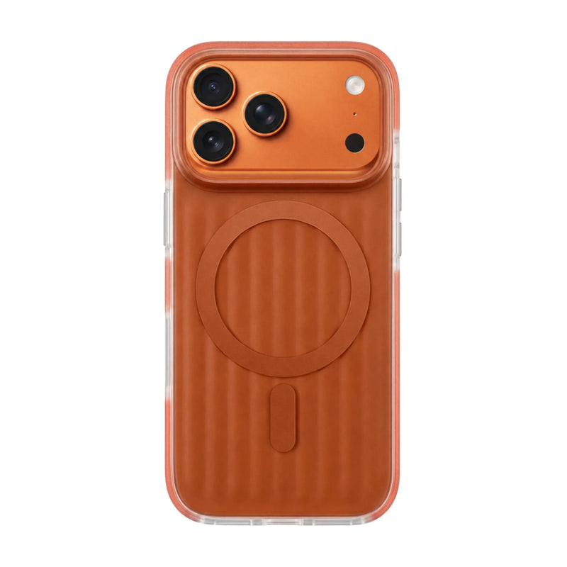 Opvallend transparant oranje iPhone 17 Pro Max hoesje met goud-bronzen MagSafe magneet en camerabescherming